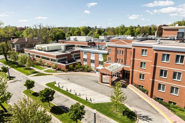 Images Oaklawn Medical Group - Wright Medical Primary Care