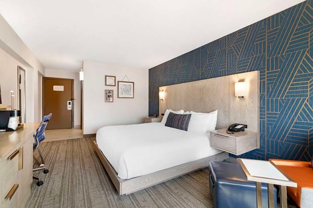 Images Best Western Plus Landmark Inn