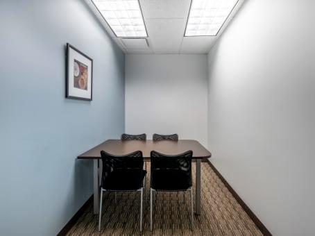 Image 4 | Regus - Illinois, Downers Grove - Executive Towers West