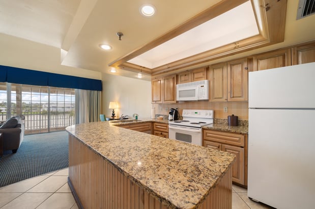 Images Holiday Inn & Suites Clearwater Beach S-Harbourside by IHG