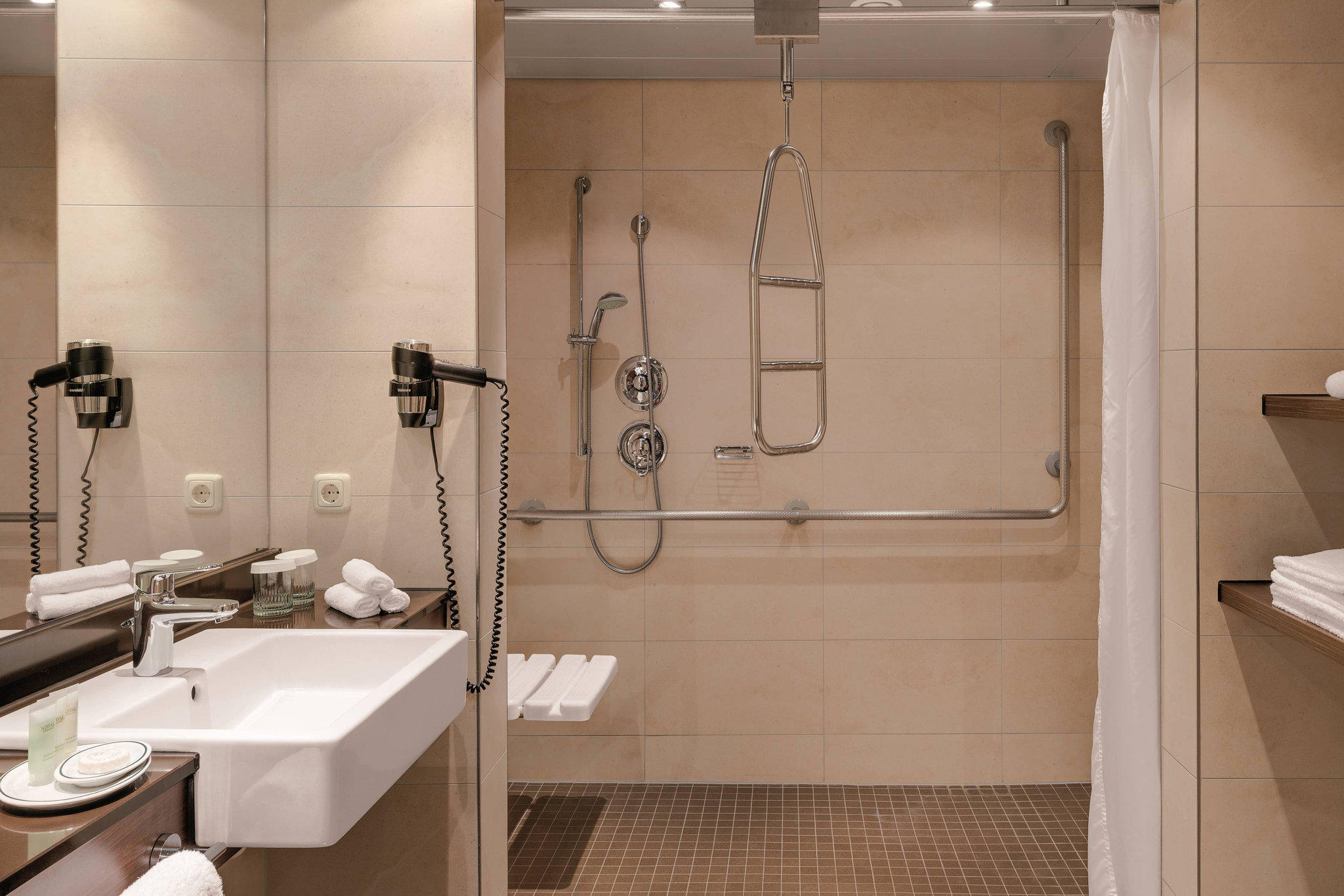 Courtyard by Marriott Linz, Europaplatz 2 in Linz