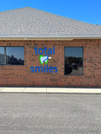 Images Total Smiles of Leland