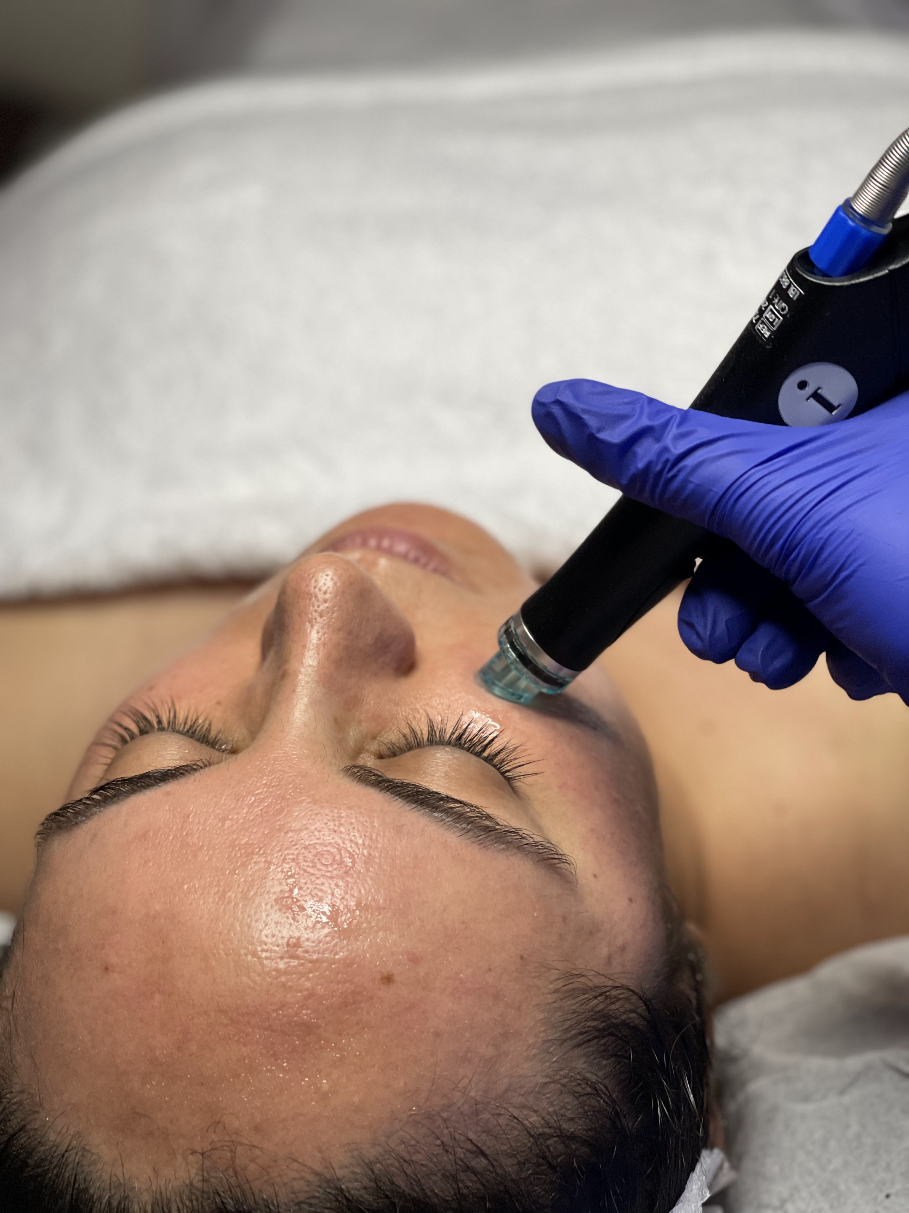 Images Clinique d'Esthétique Leila - Hydrafacial, Microblading, Épilation Laser Sainte-Foy
