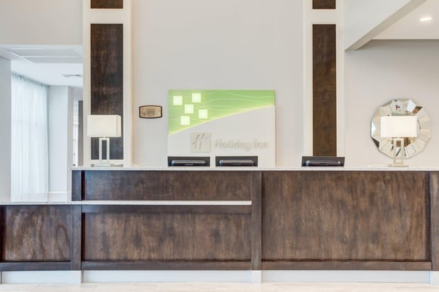 Images Holiday Inn & Suites Lafayette North by IHG