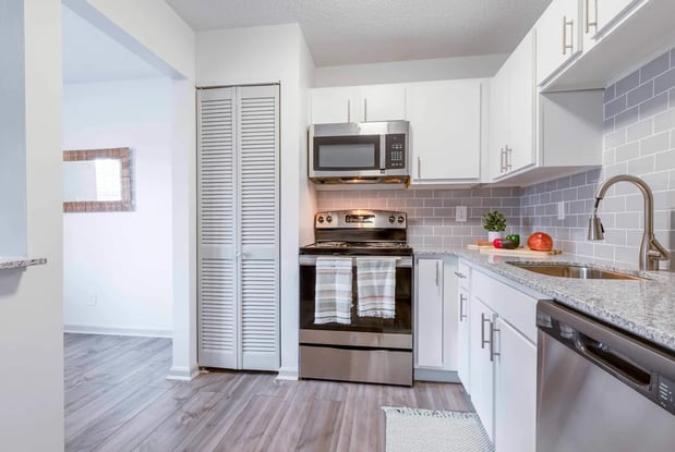 Images The Waters at Chenal Apartments