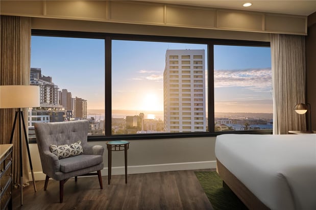 Images The DEXTRO Little Italy, BW Premier Collection