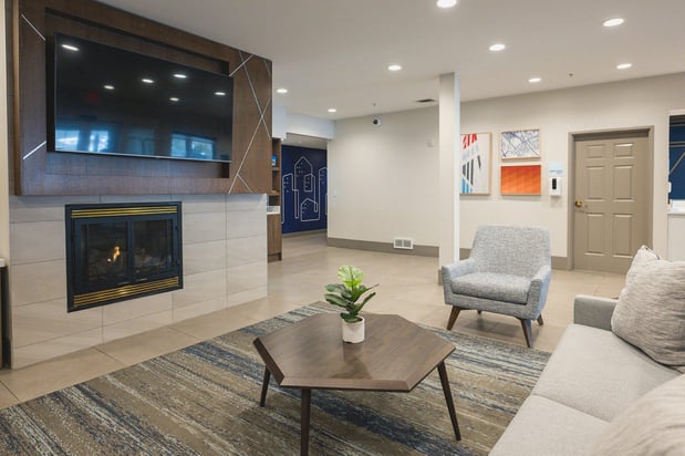 Images Holiday Inn Express & Suites Marquette by IHG