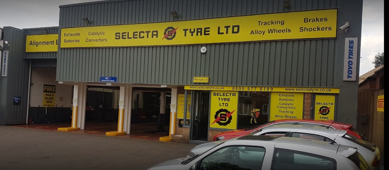 Images Selecta Tyre - Rugby Railway Terrace - Team Protyre