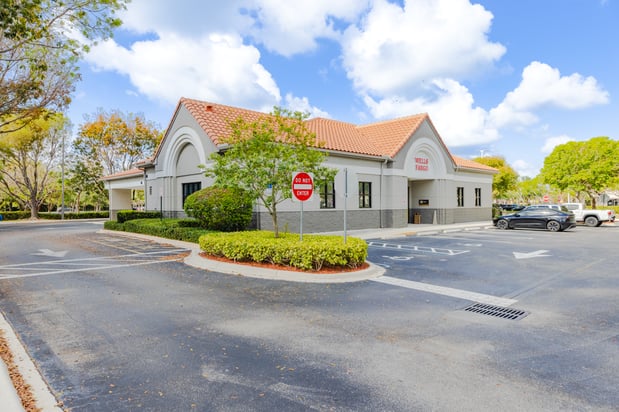 Images Wells Fargo Bank