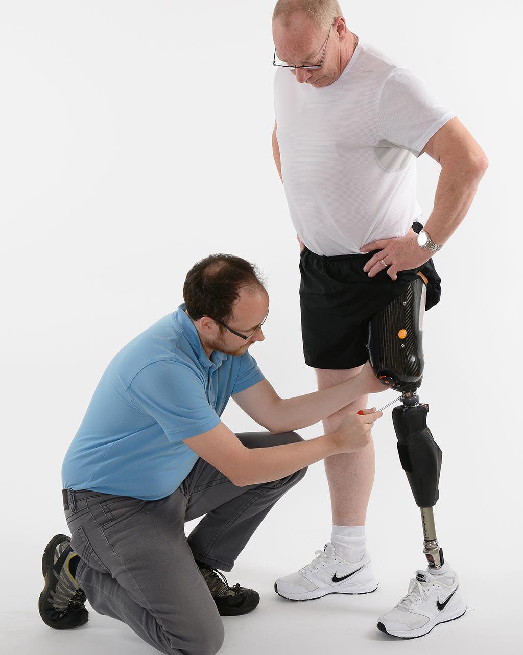 Orthopädietechnik - Einstellen einer Beinprothese