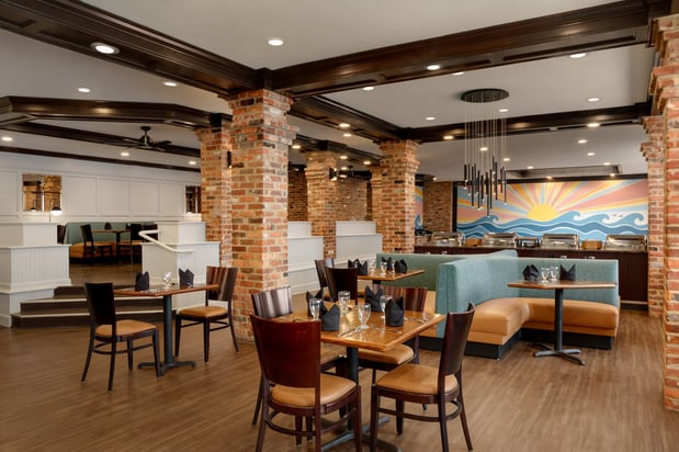 Images Holiday Inn Virginia Beach - Norfolk by IHG