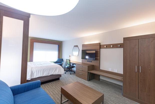 Images Holiday Inn Express & Suites Arlington North – Stadium Area by IHG