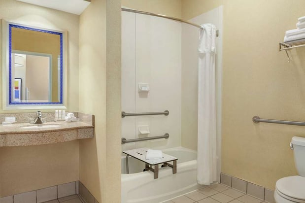 Images Homewood Suites by Hilton Oakland-Waterfront