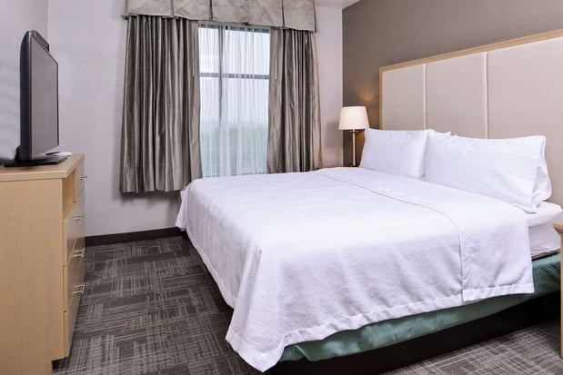 Images Homewood Suites by Hilton Des Moines Airport