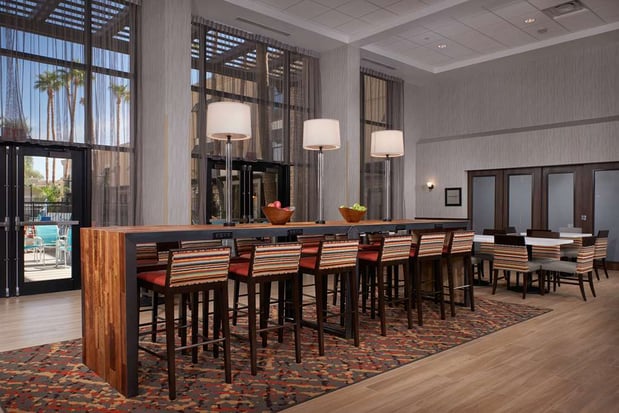 Images Hampton Inn & Suites Phoenix/Scottsdale on Shea Boulevard