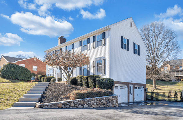 Images Damon Gettier and Associates, Realtors-Brokered by Real Broker LLC