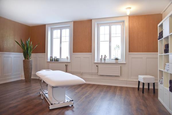 Künzle Tamara, Bahnhofstrasse 2 in Flawil