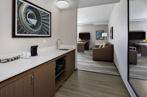 Images Hampton Inn & Suites San Diego Airport Liberty Station