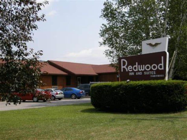 Images Redwood Inn & Suites