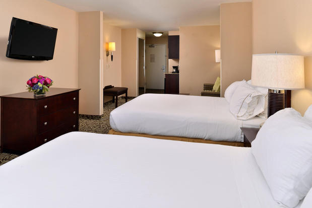 Images Holiday Inn Express & Suites Fresno (River Park) Hwy 41, an IHG Hotel