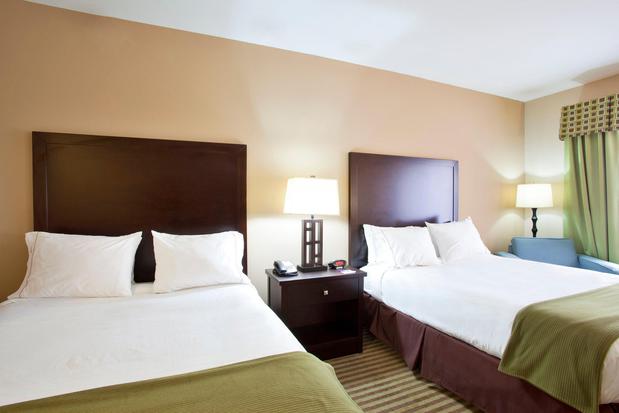 Images Holiday Inn Express Le Roy - Bloomington Area, an IHG Hotel