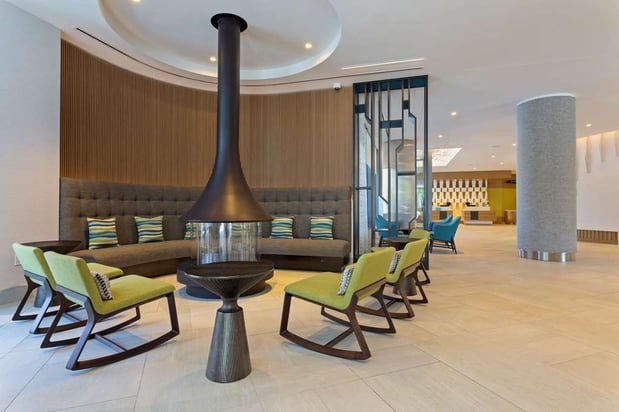 Images Hilton Garden Inn Boston Brookline