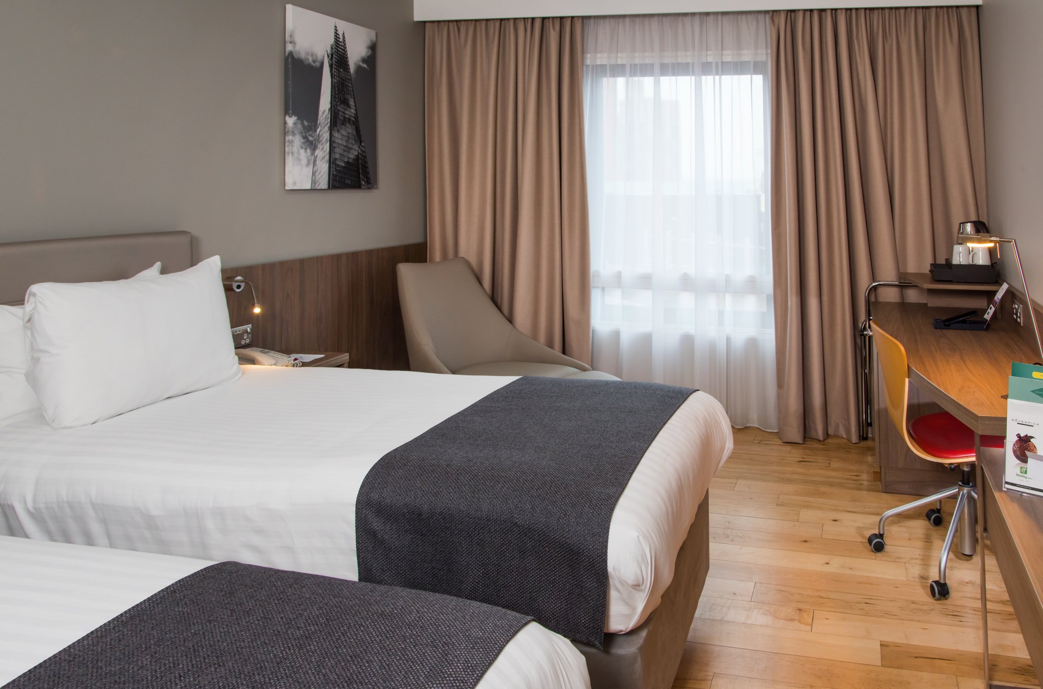 Images Holiday Inn London - West by IHG