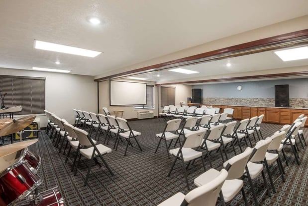 Images SureStay Plus by Best Western Coralville Iowa City