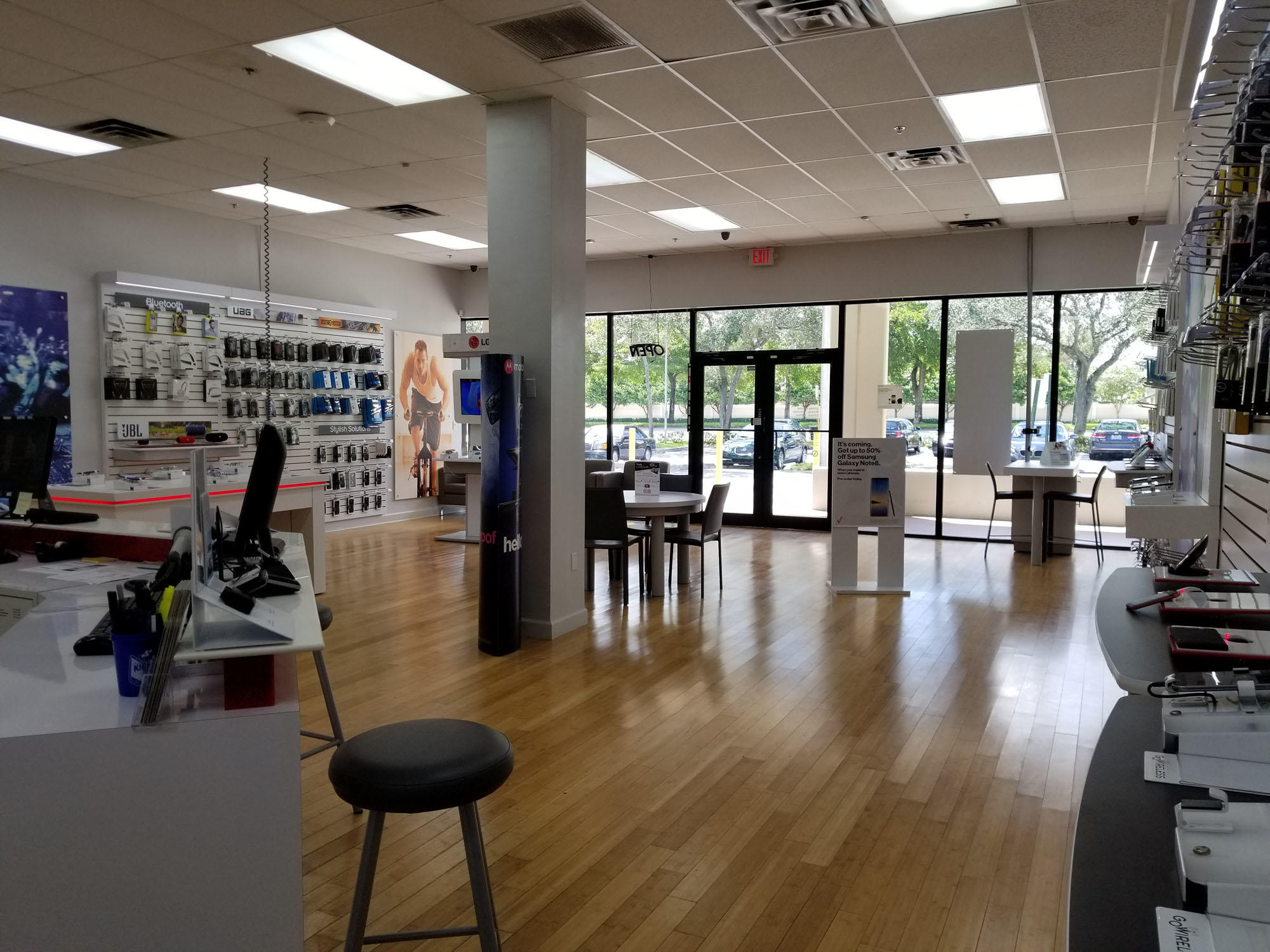 Verizon Authorized Retailer – GoWireless Photo