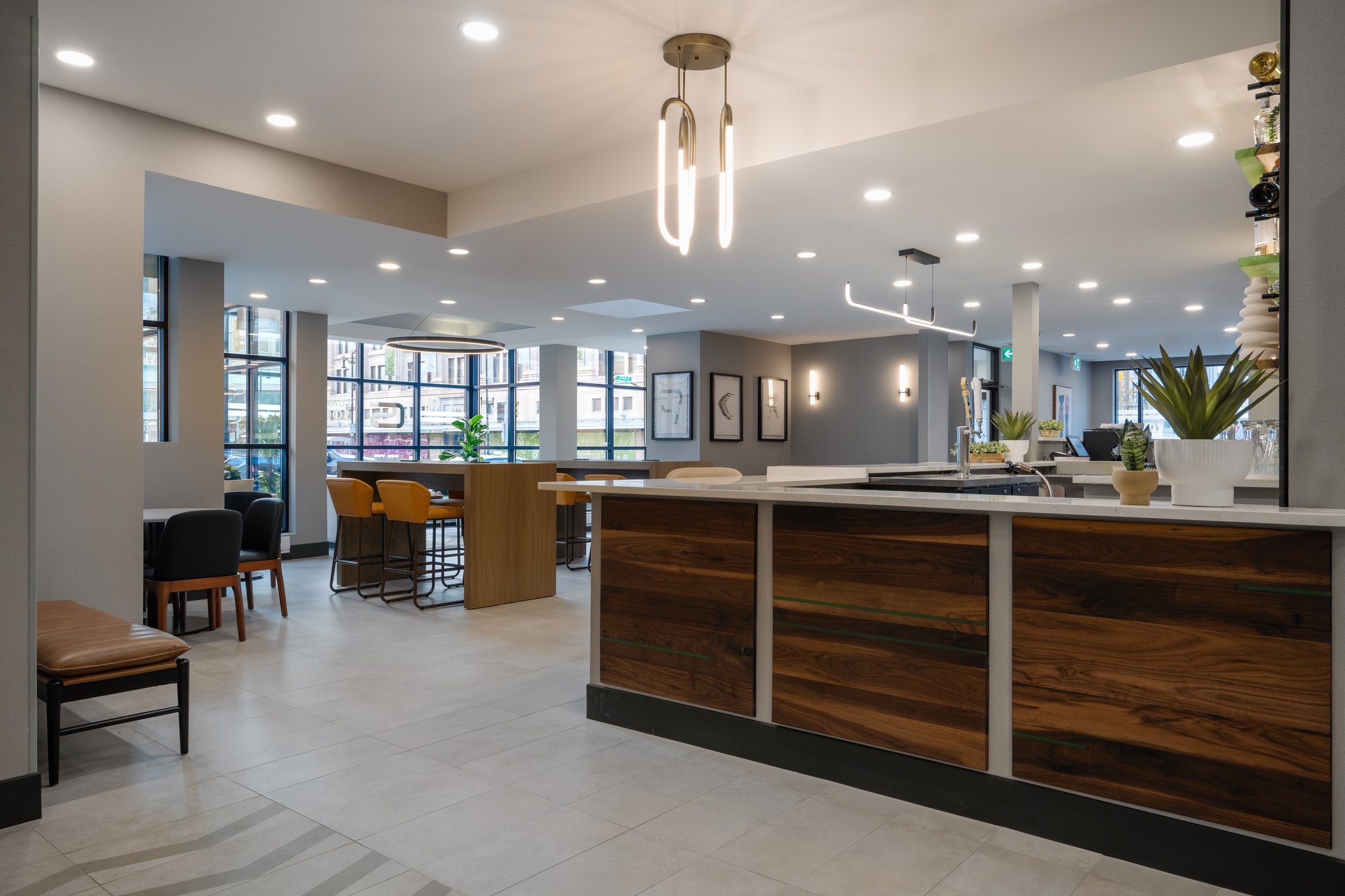 Images Holiday Inn & Suites Winnipeg-Downtown by IHG