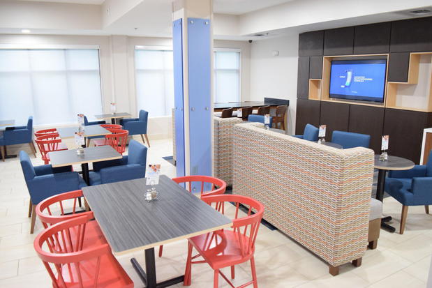 Images Holiday Inn Express & Suites Pensacola W I-10 by IHG