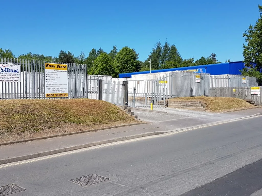 Images Easy Store 24/7