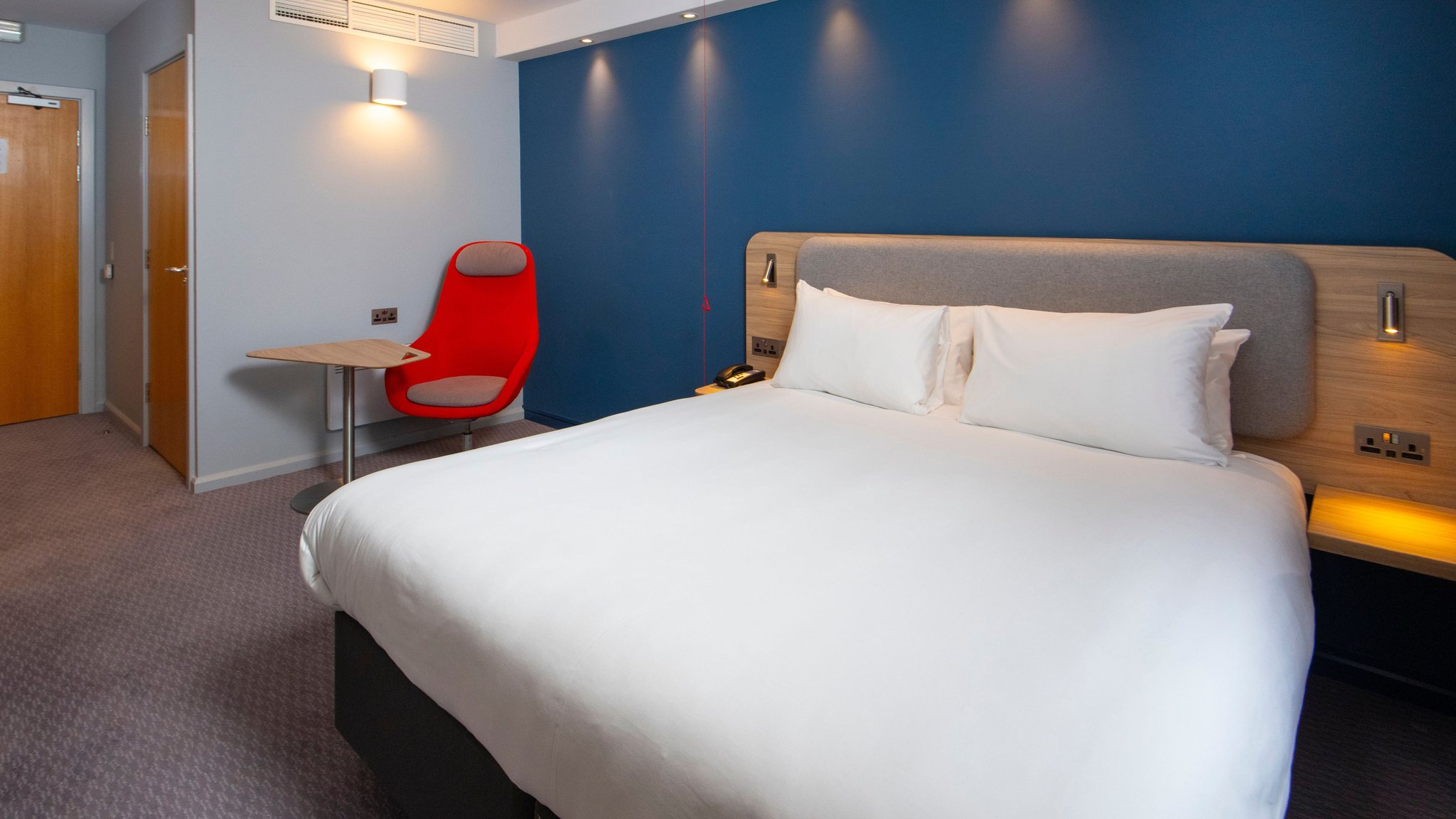 Images Holiday Inn Express Burton Upon Trent by IHG