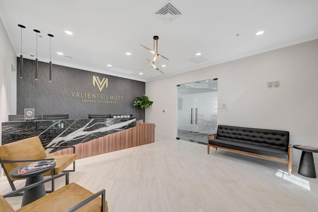 Images Valiente Mott Injury Attorneys