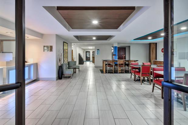 Images Holiday Inn Express & Suites Three Rivers, an IHG Hotel