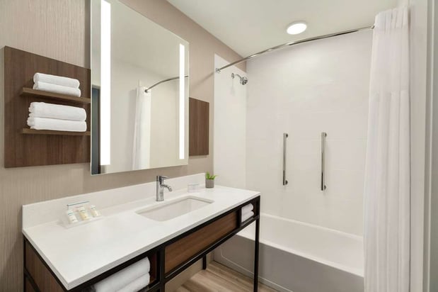 Images Hilton Garden Inn Seattle Airport