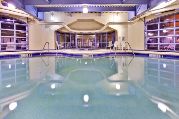Images Holiday Inn & Suites Council Bluffs-I-29 by IHG