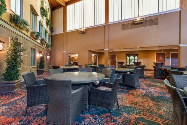 Images Best Western Plus White Bear Country Inn