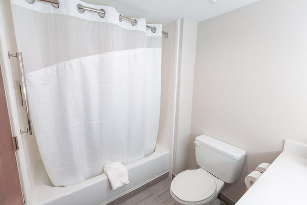 Images Holiday Inn Express & Suites Arlington North – Stadium Area by IHG