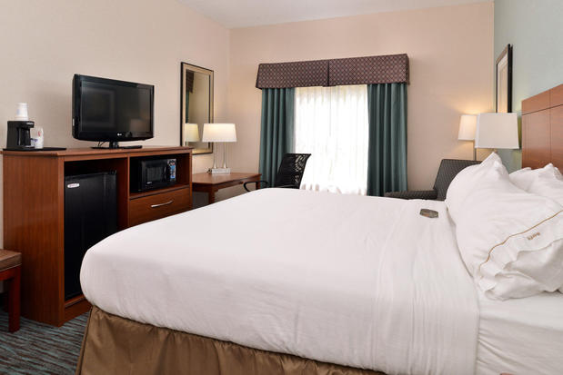 Images Holiday Inn Express & Suites St Marys, an IHG Hotel