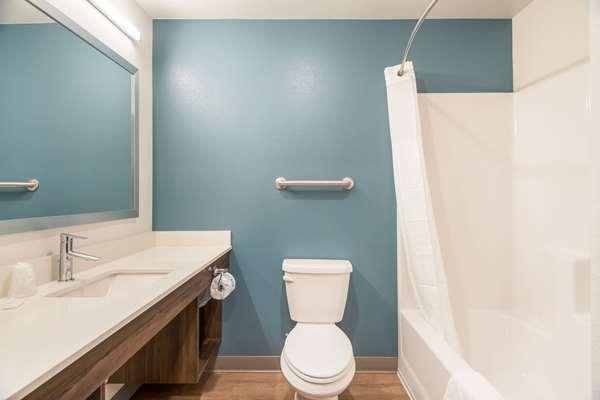 Images WoodSpring Suites Missoula