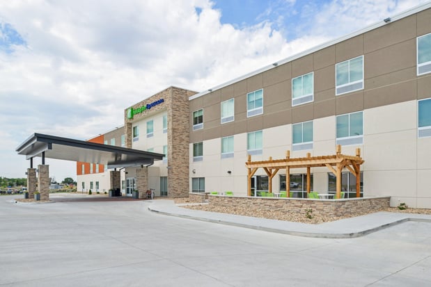 Images Holiday Inn Express & Suites Chadron by IHG