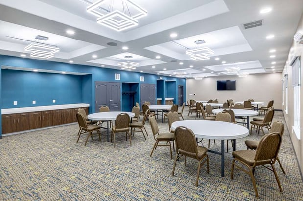 Images Hampton Inn & Suites Cleburne