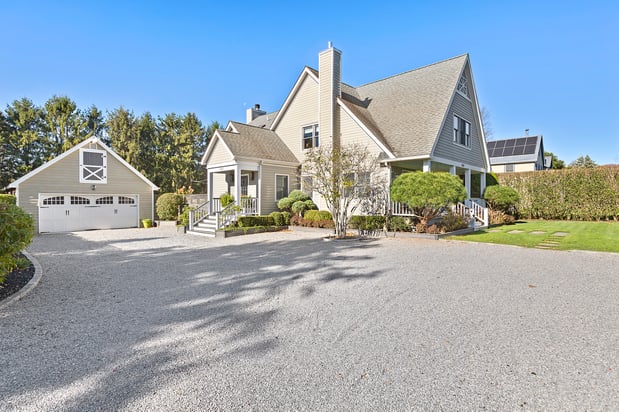 Images Edward Mulderrig Hampton’s Realtor