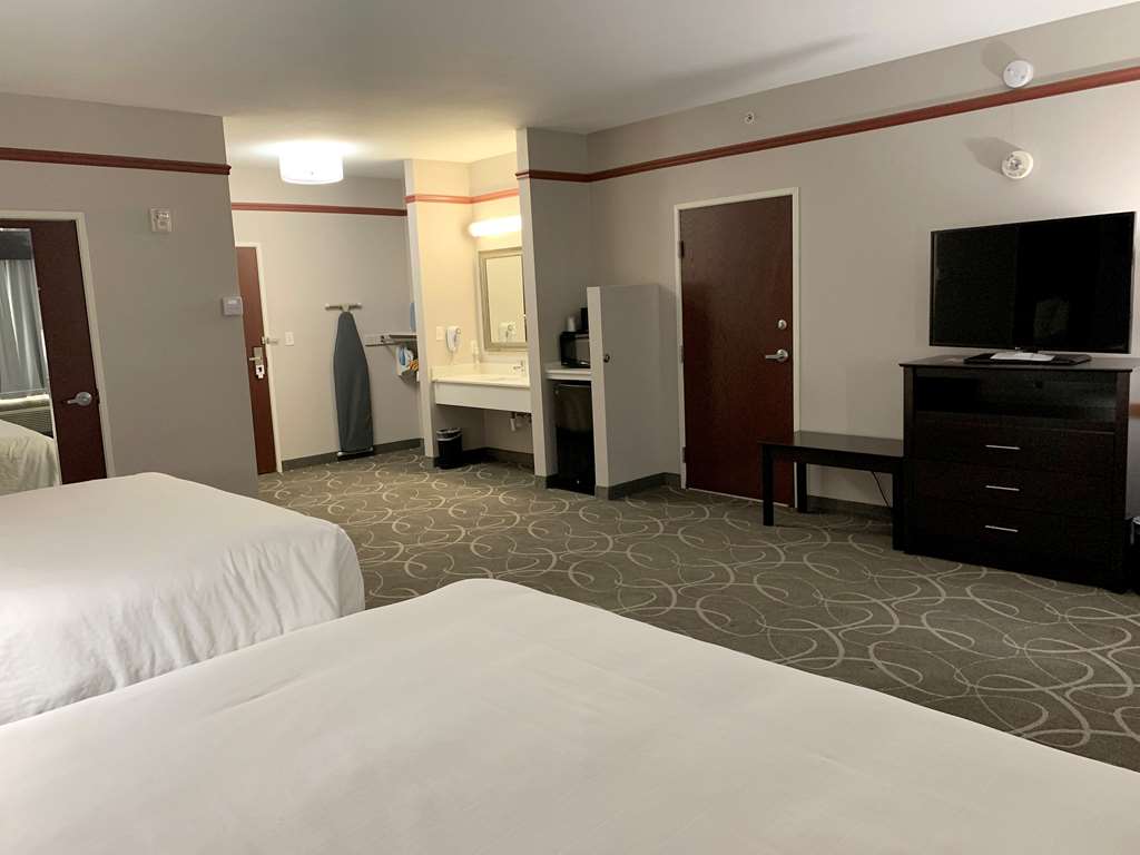 Two King Beds Mobility Accessible