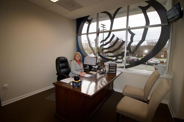 Images Amy Linville: Allstate Insurance