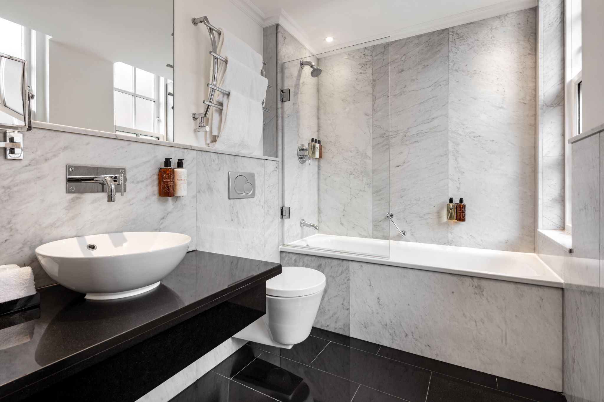 Collection Deluxe Room - King Bathroom