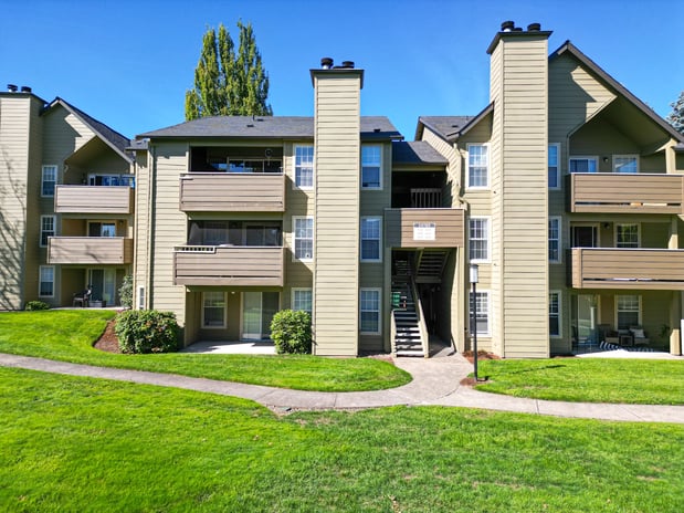 Images Overlook at Murrayhill  Apartments