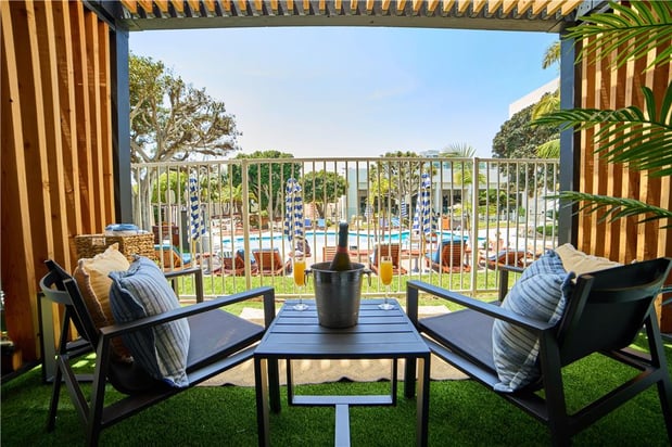 Images Hotel MdR Marina del Rey - a DoubleTree by Hilton