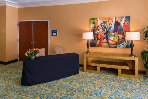 Images Holiday Inn & Suites Orlando SW - Celebration Area, an IHG Hotel